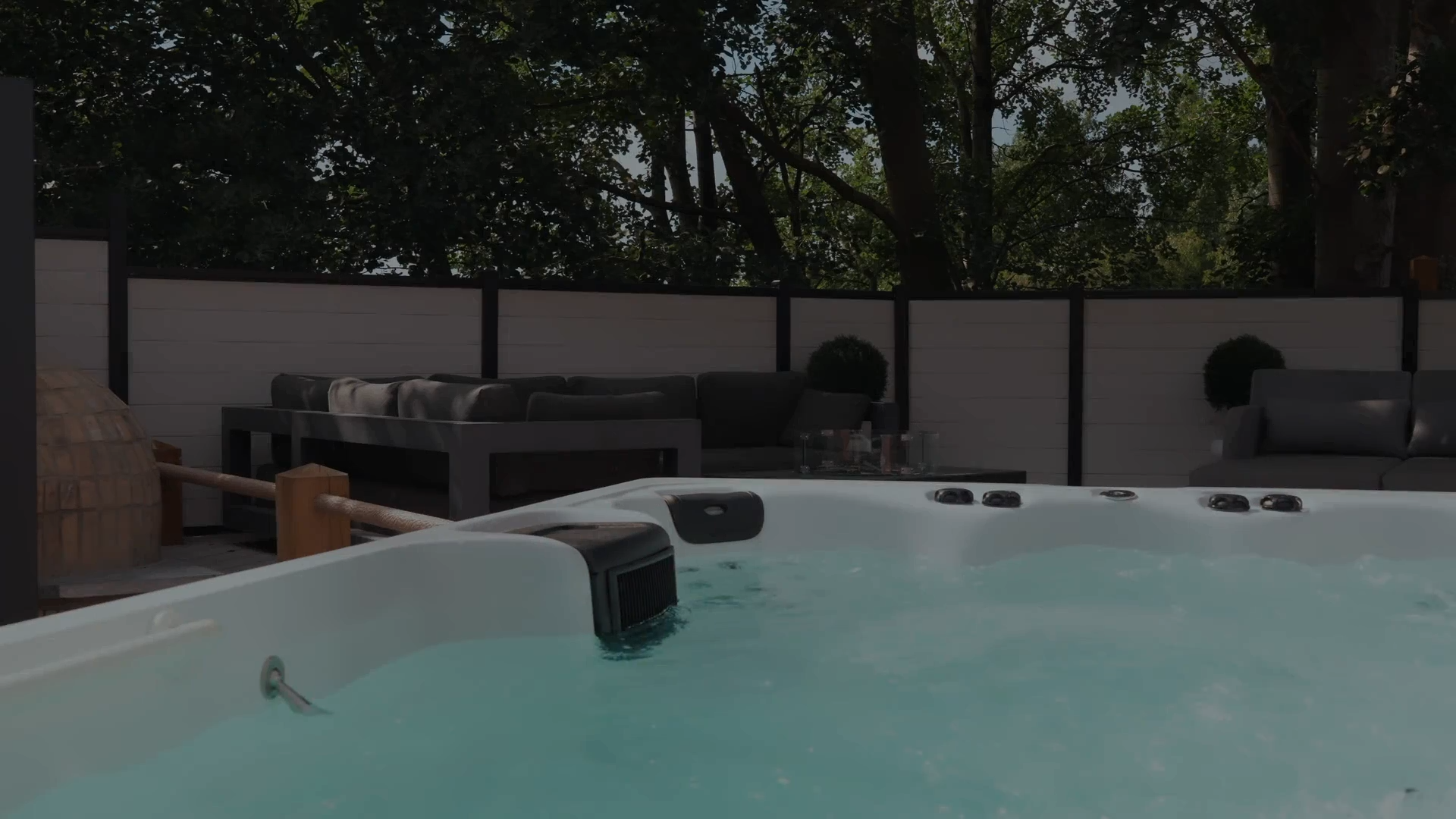 Load video: LUXURY FENCE FOR LIFE