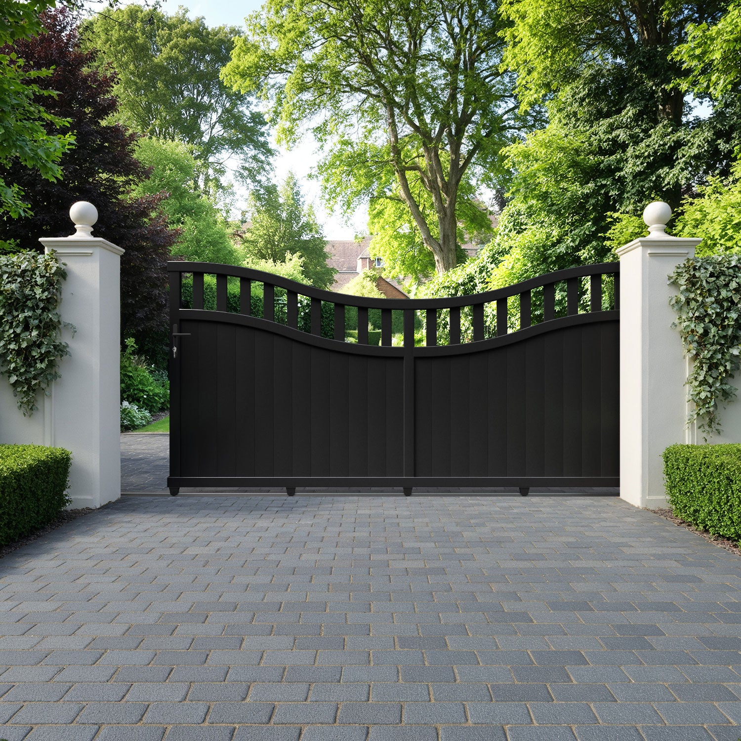 Chatsworth Aluminium Sliding Low Middle Driveway Gate