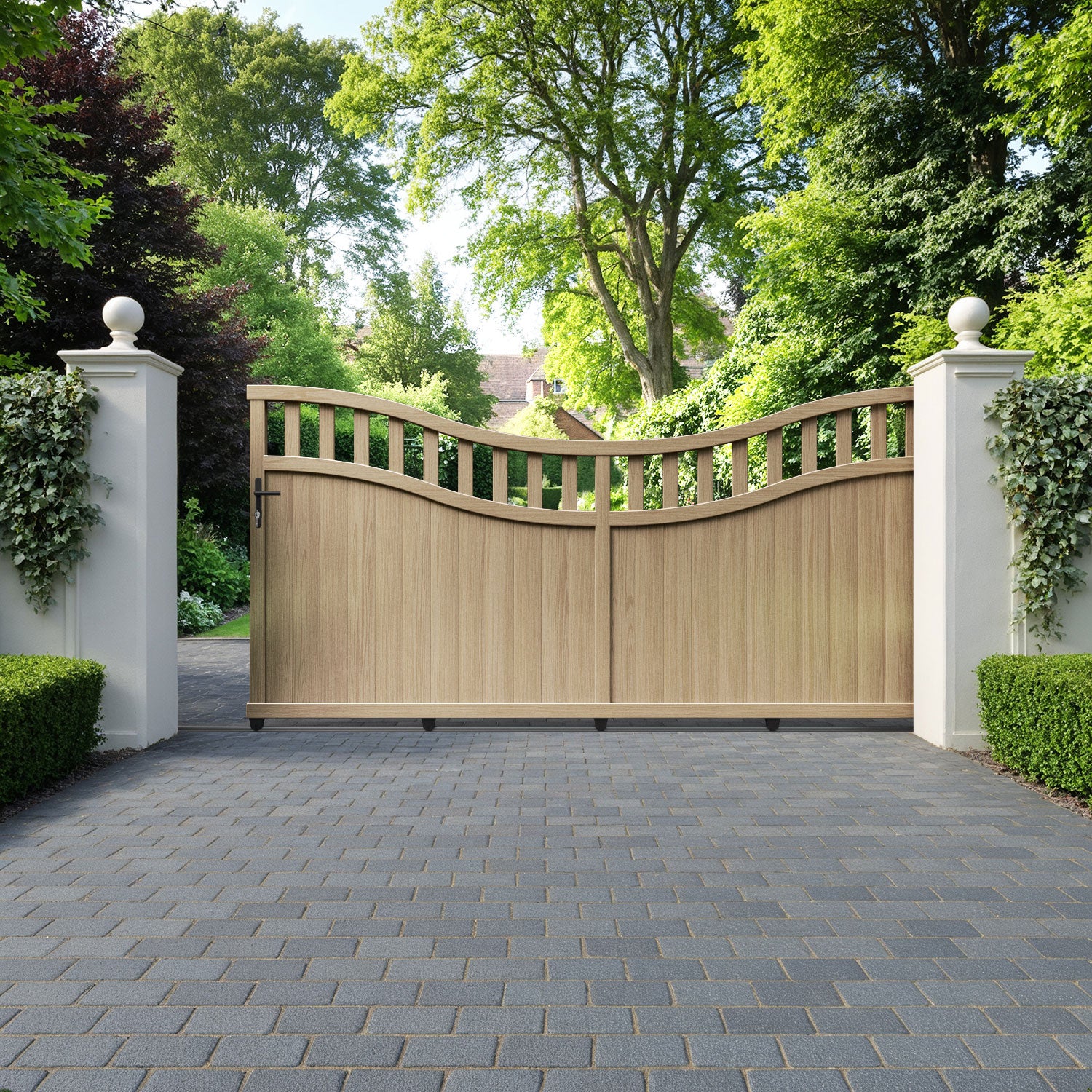 Chatsworth Aluminium Sliding Low Middle Driveway Gate