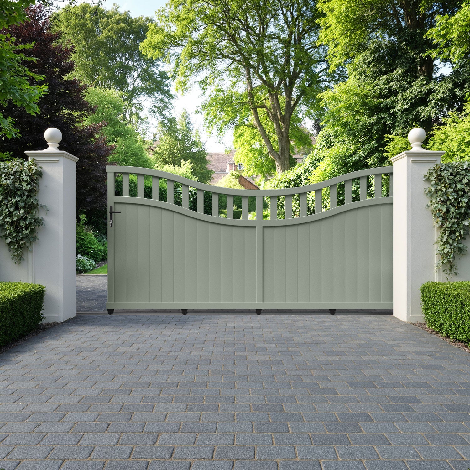 Chatsworth Aluminium Sliding Low Middle Driveway Gate