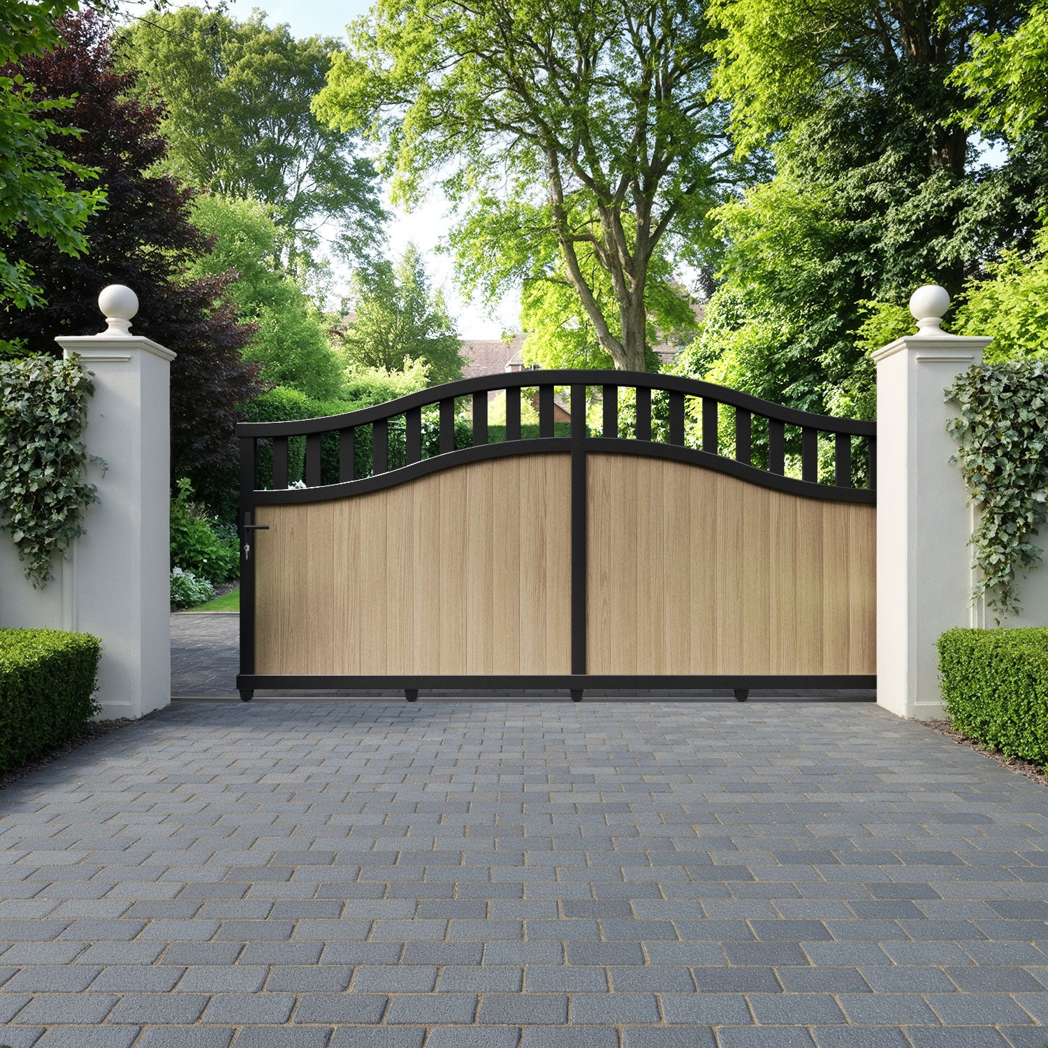 Chatsworth Aluminium Sliding High Middle Driveway Gate