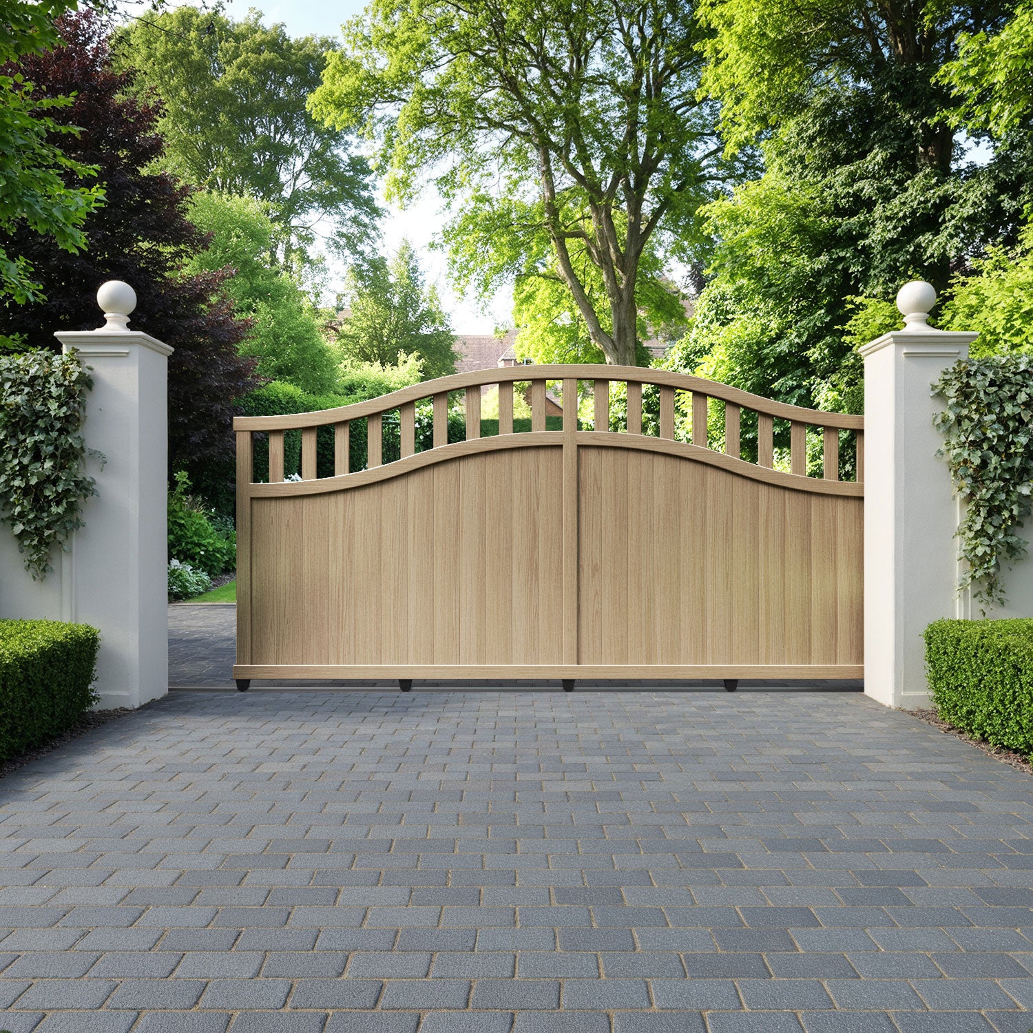 Chatsworth Aluminium Sliding High Middle Driveway Gate