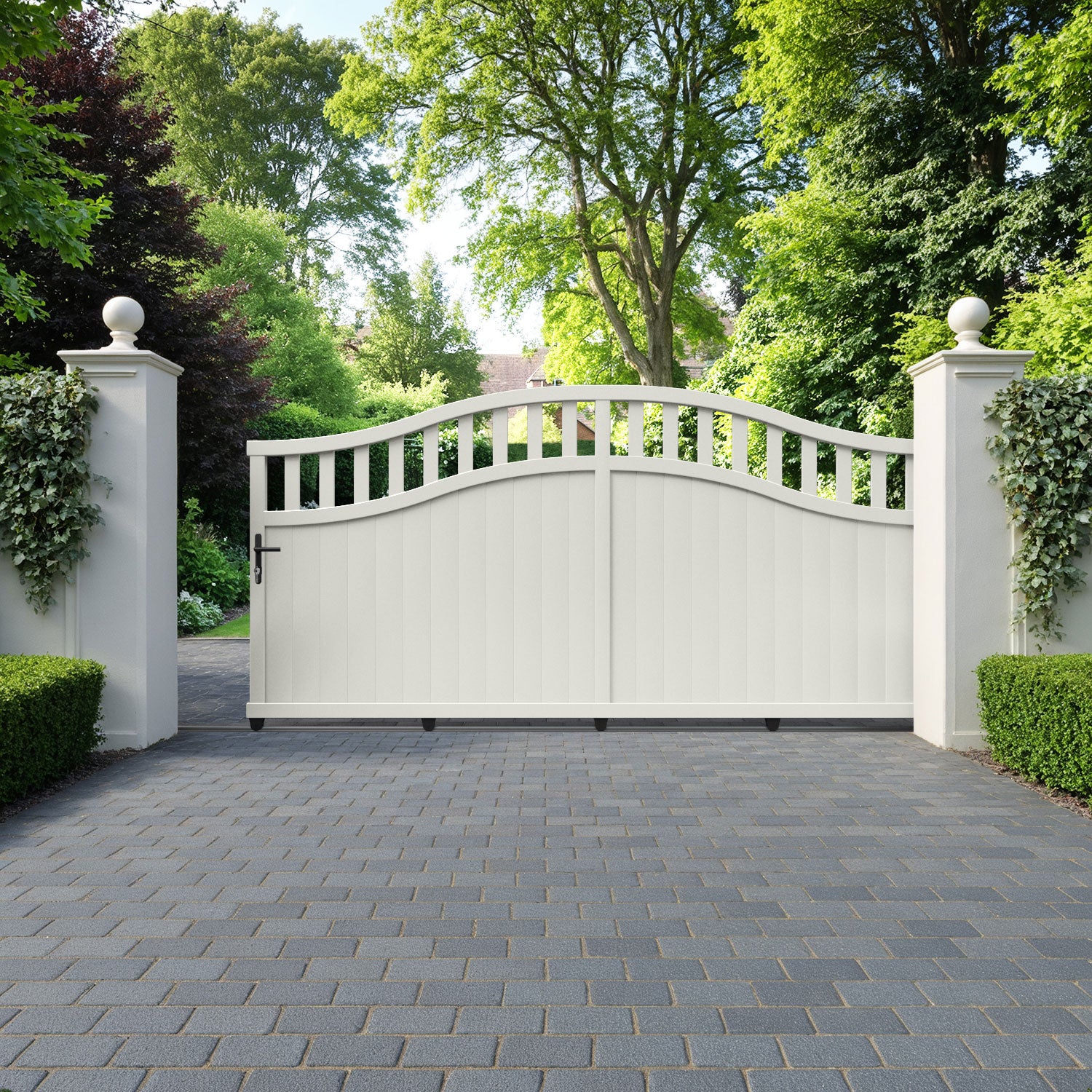 Chatsworth Aluminium Sliding High Middle Driveway Gate