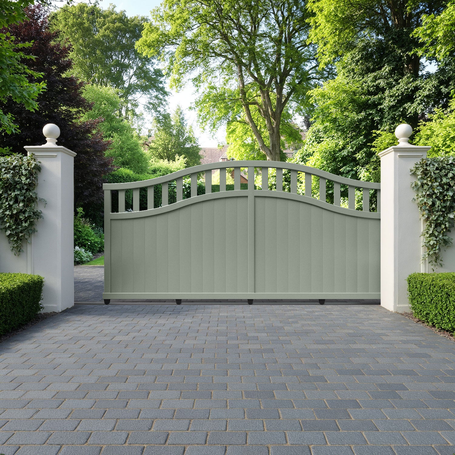 Chatsworth Aluminium Sliding High Middle Driveway Gate