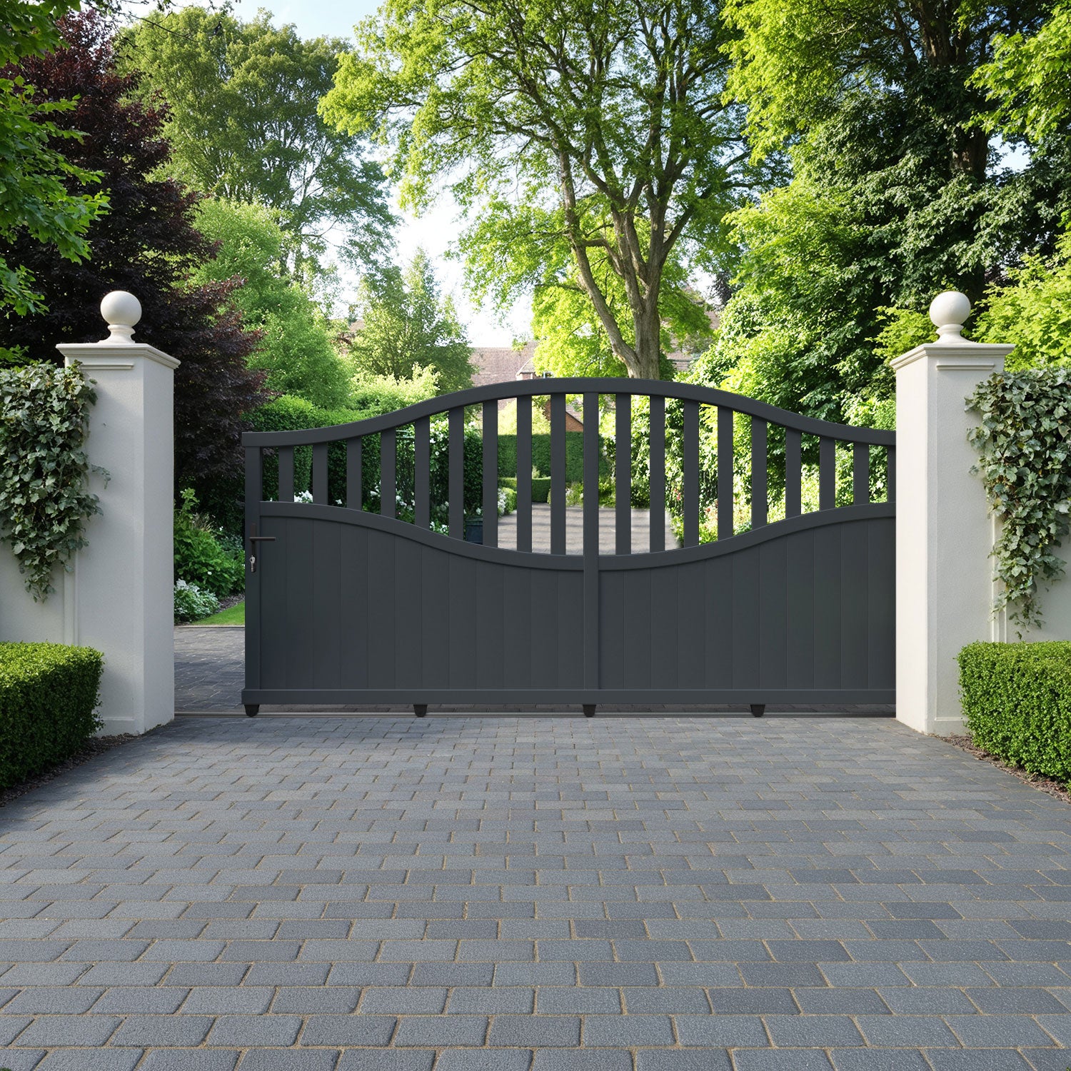 Bramble Aluminium Sliding High Middle Driveway Gate