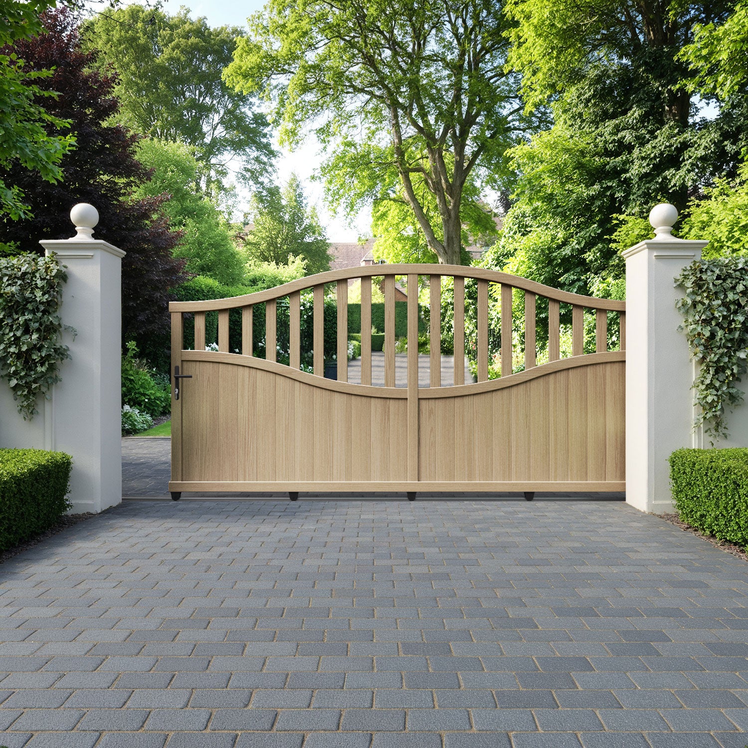 Bramble Aluminium Sliding High Middle Driveway Gate