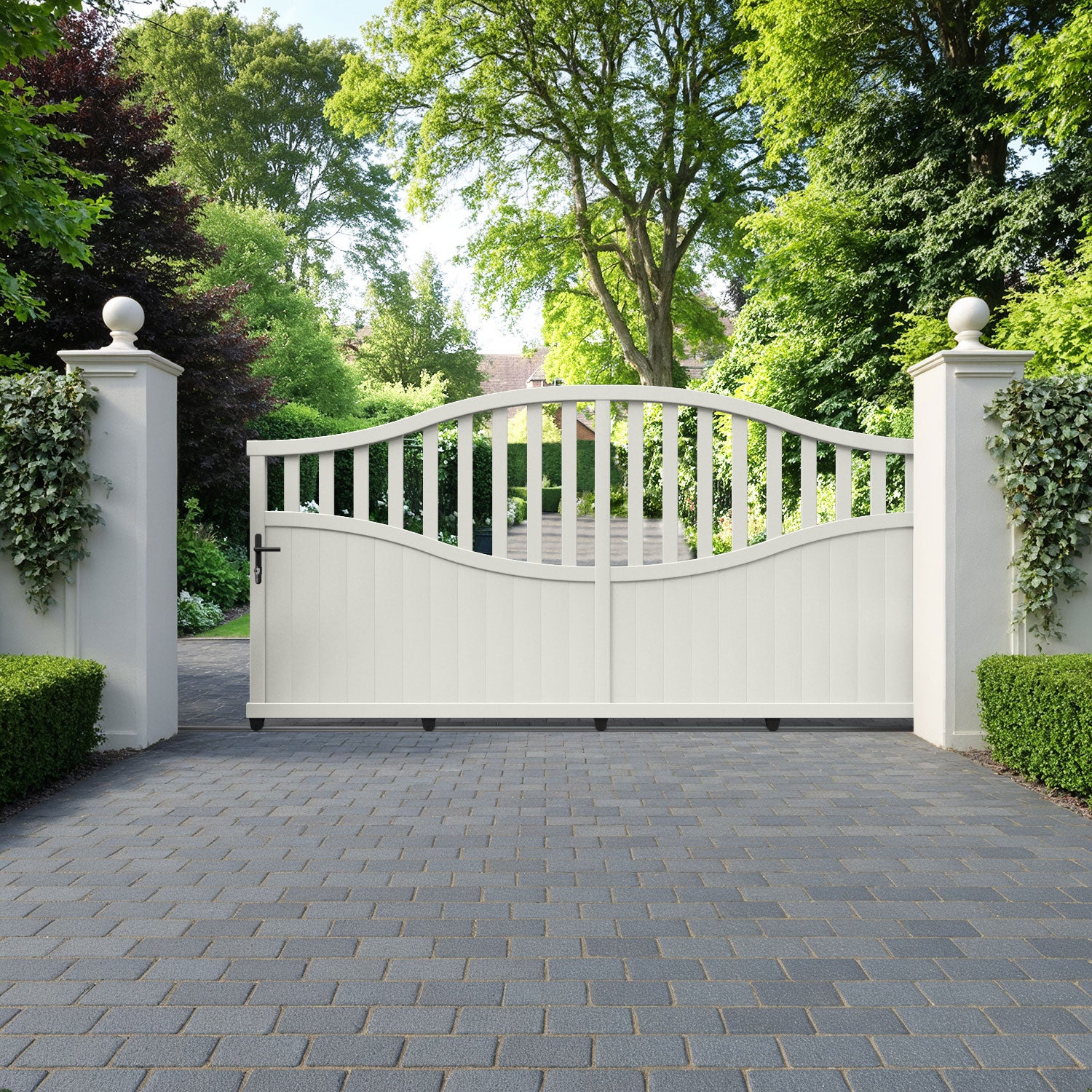 Bramble Aluminium Sliding High Middle Driveway Gate