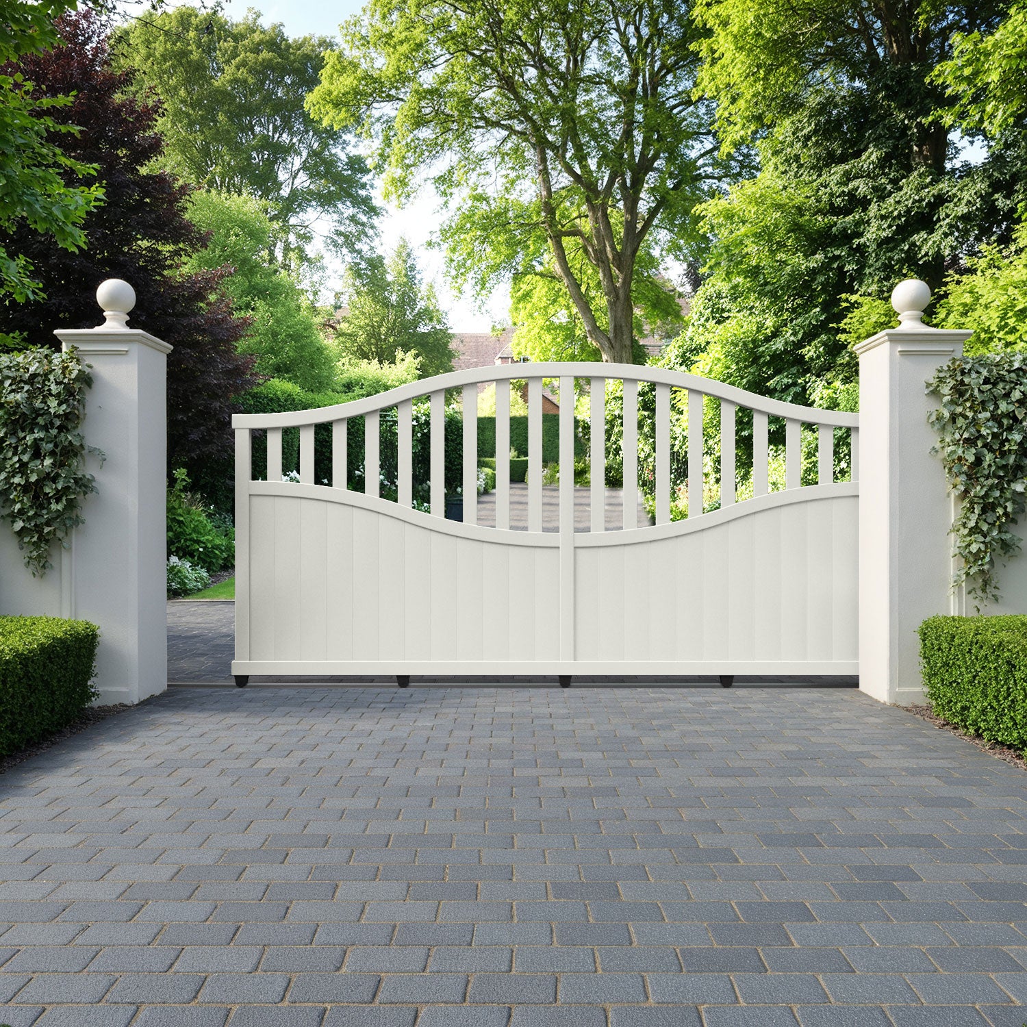 Bramble Aluminium Sliding High Middle Driveway Gate