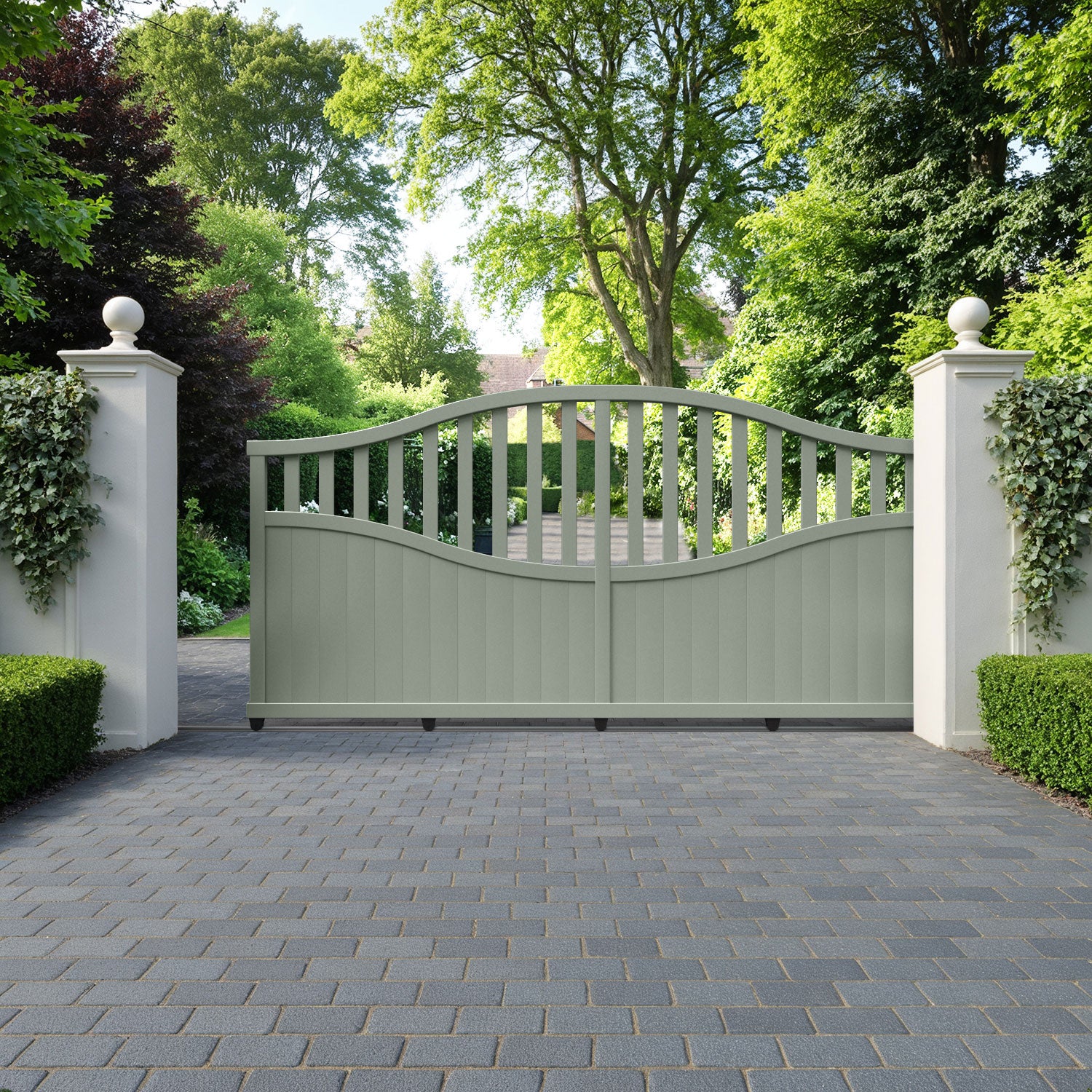Bramble Aluminium Sliding High Middle Driveway Gate
