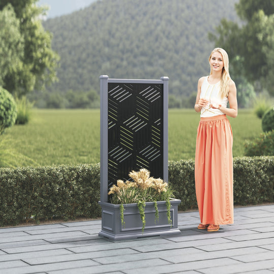 Windsor - Medium Planter - Cubed Screen