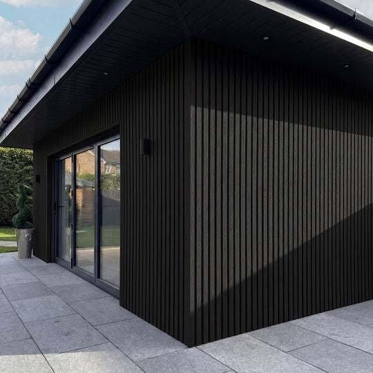 Black slat wall (1 sq/m)