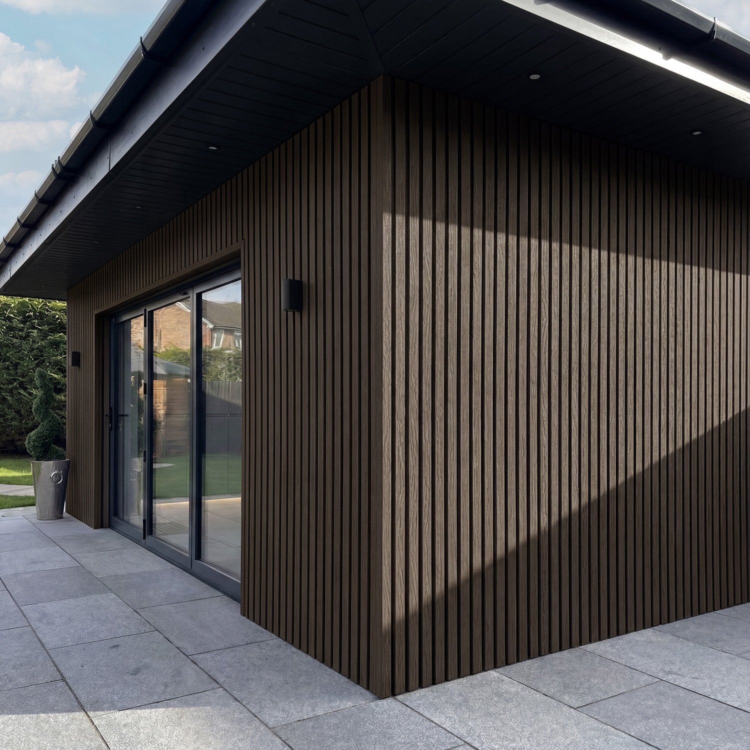 Dark Oak slat wall (1 sq/m)