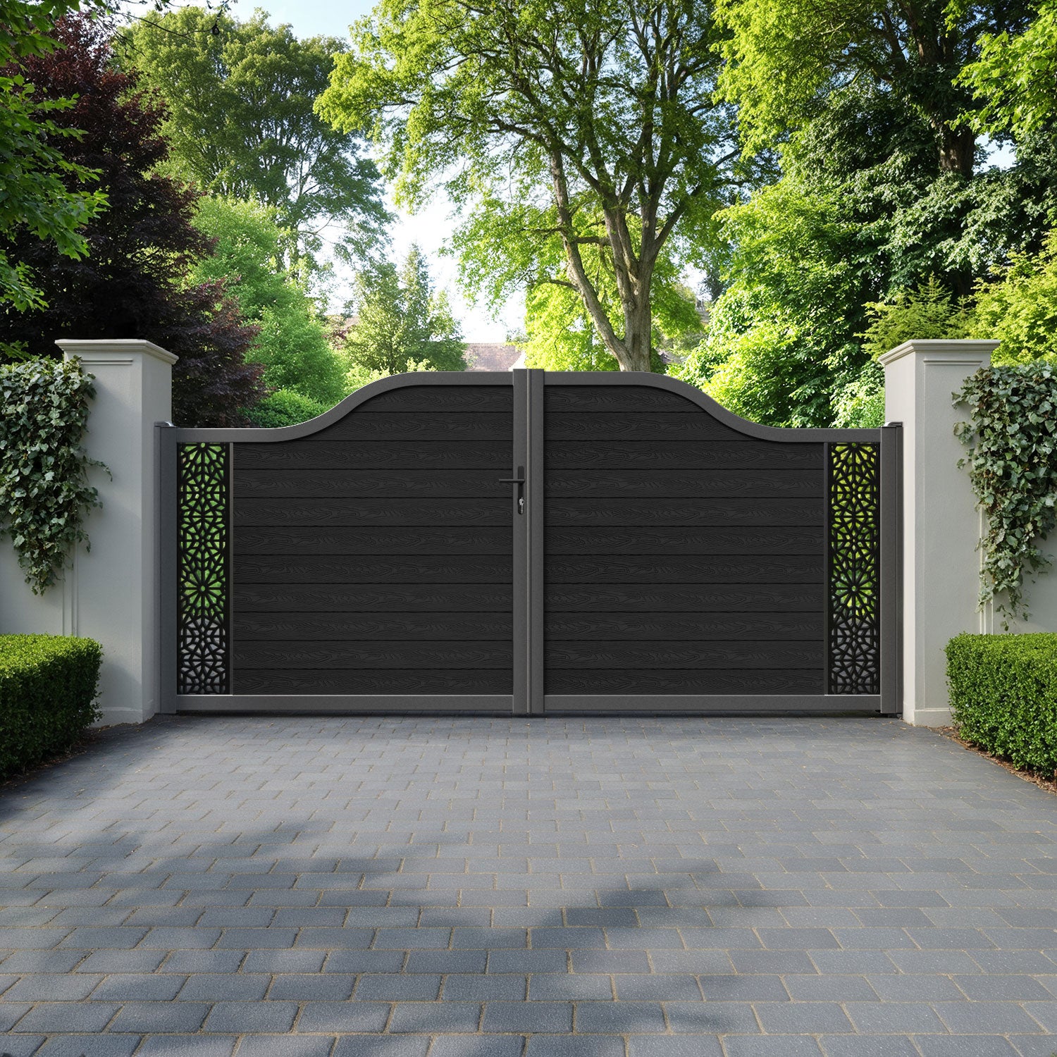 Classic Alnara Curved Top Driveway Gate - Black - End Screen