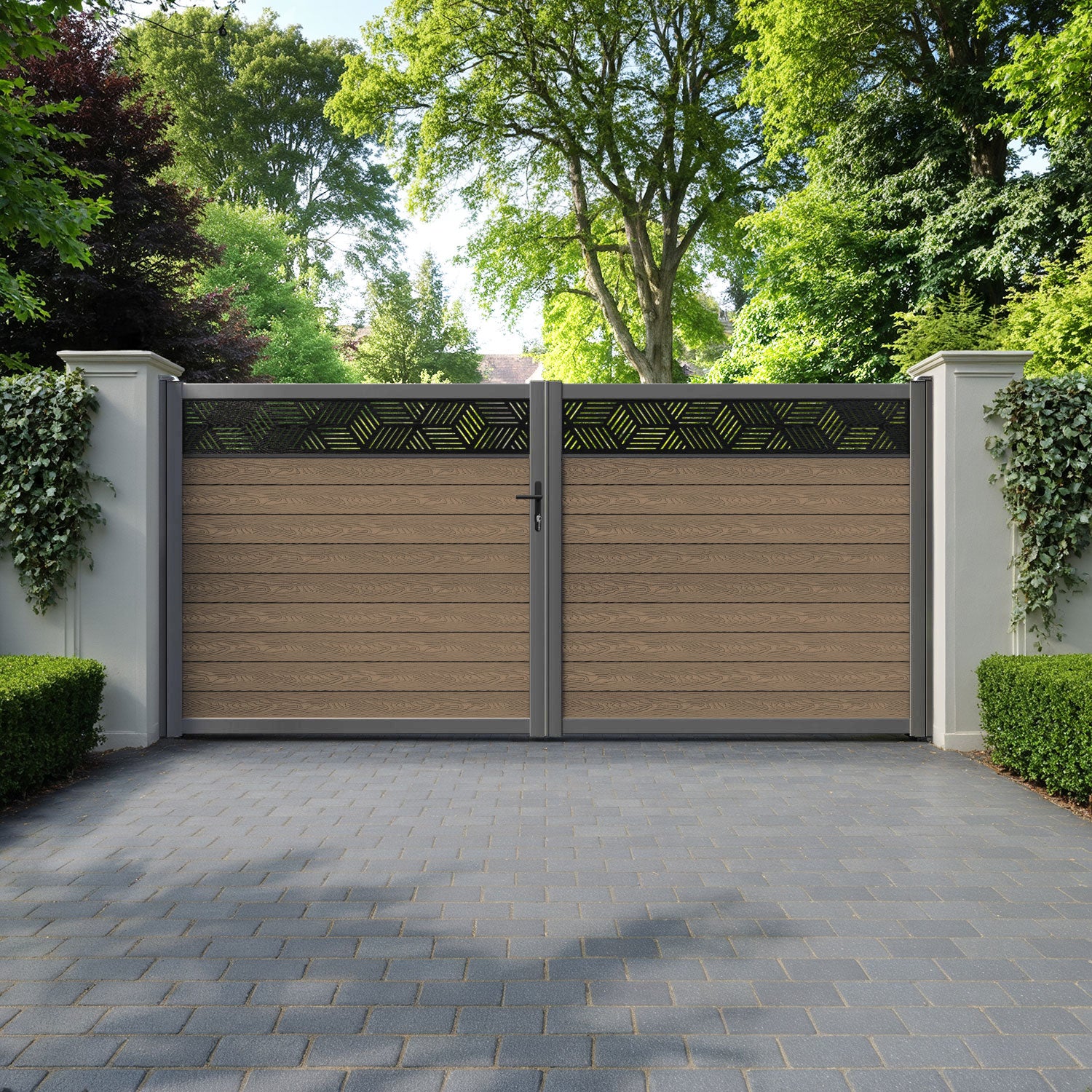 Classic Cubed Straight Top Driveway Gate - Teak - Top Screen