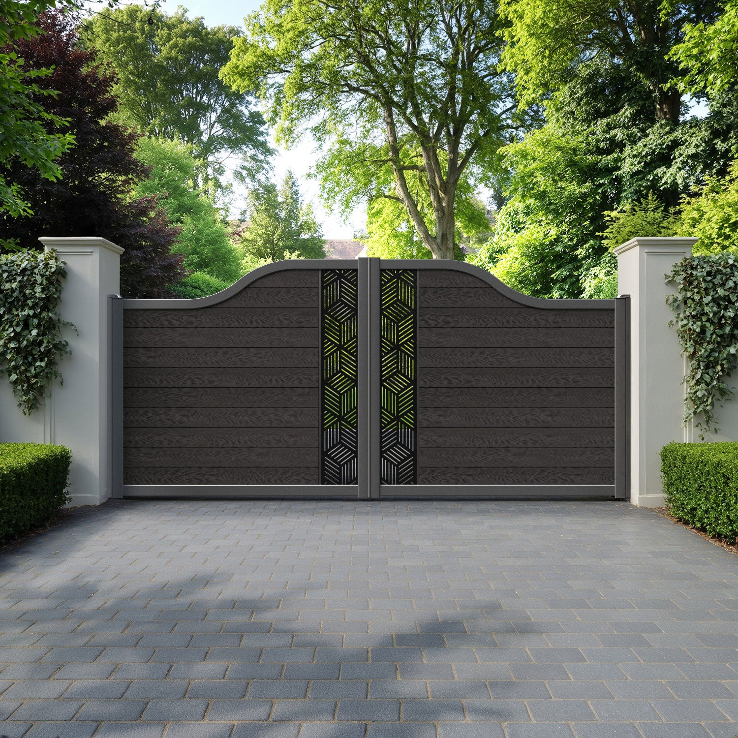 Classic Cubed Curved Top Driveway Gate - Dark Oak - Middle Screen