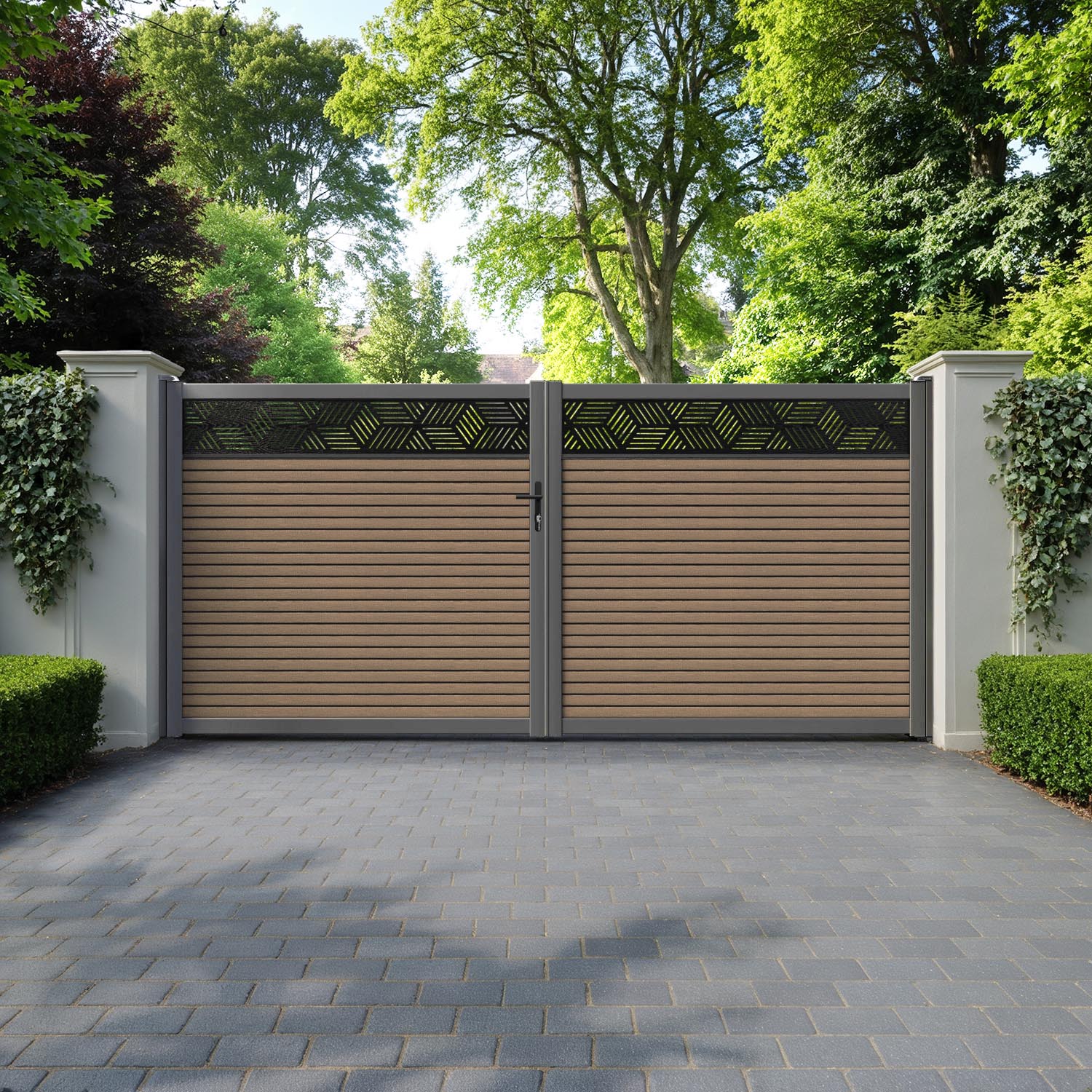 Hudson Cubed Straight Top Driveway Gate - Teak - Top Screen