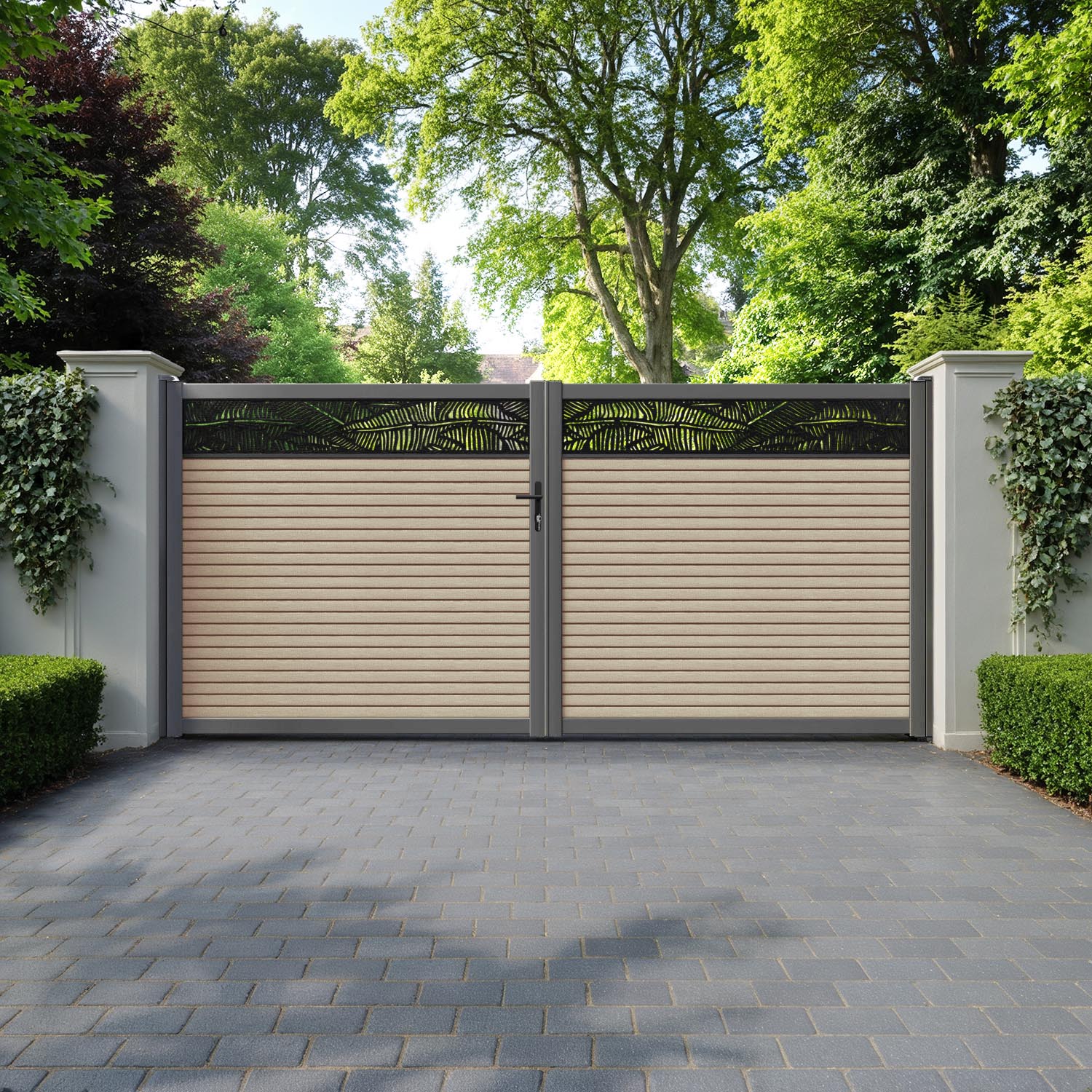 Hudson Feather Straight Top Driveway Gate - Light Oak- Top Screen