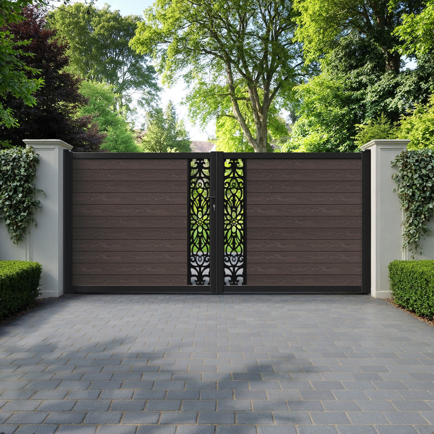 Classic Windsor Straight Top Driveway Gate - Mid Brown - Middle Screen