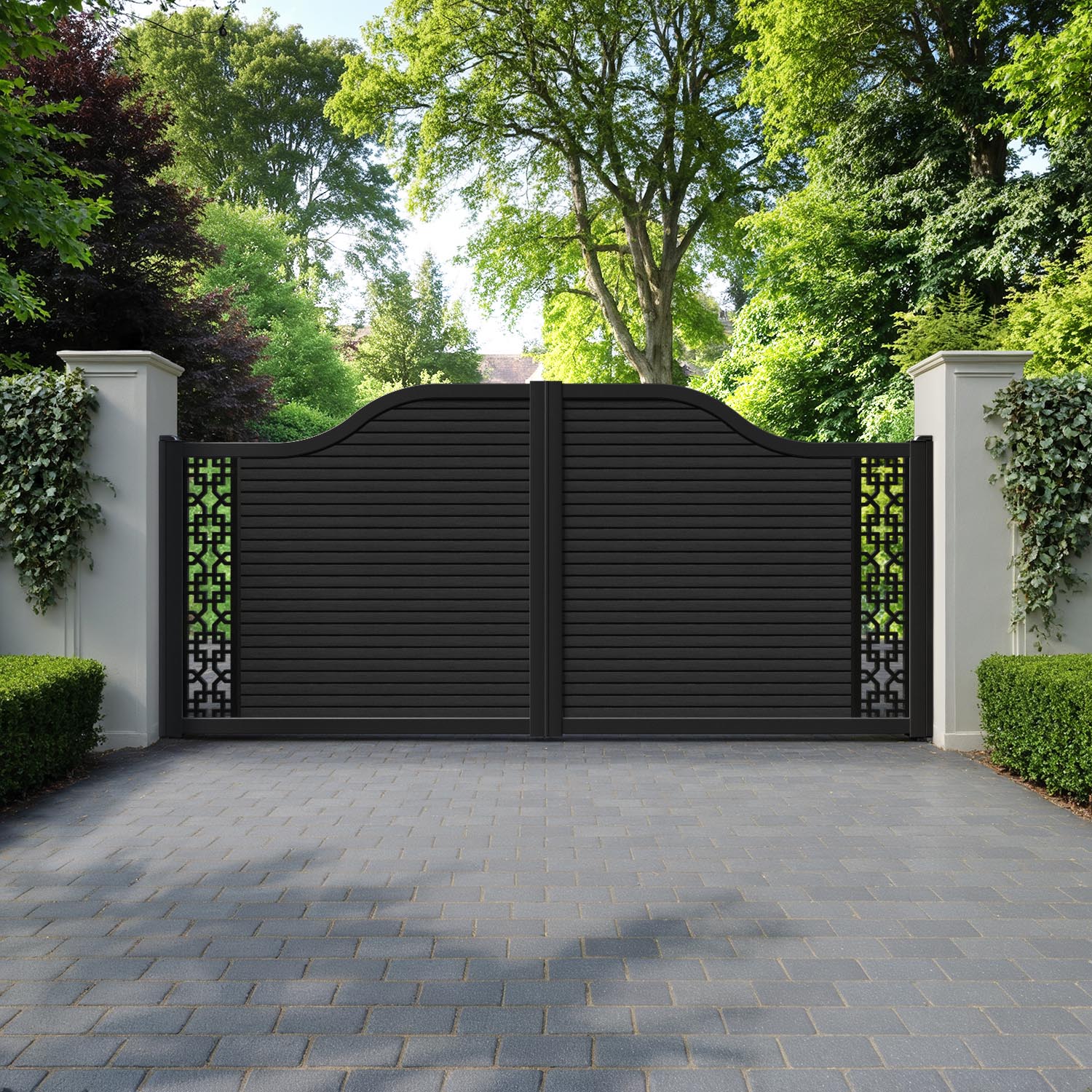 Hudson Zaria Curved Top Driveway Gate - Black - End Screen