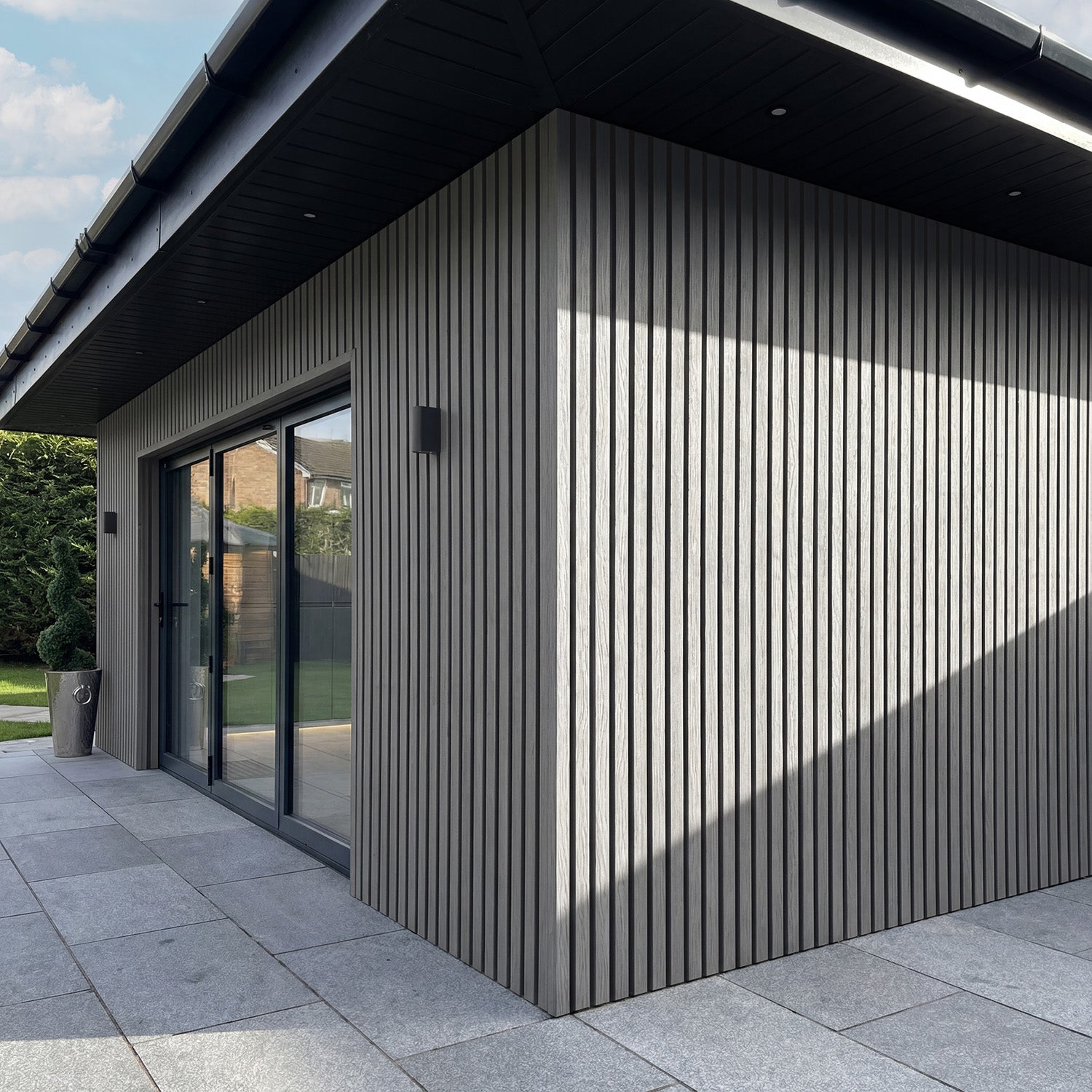 Light grey slat wall (1 sq/m)