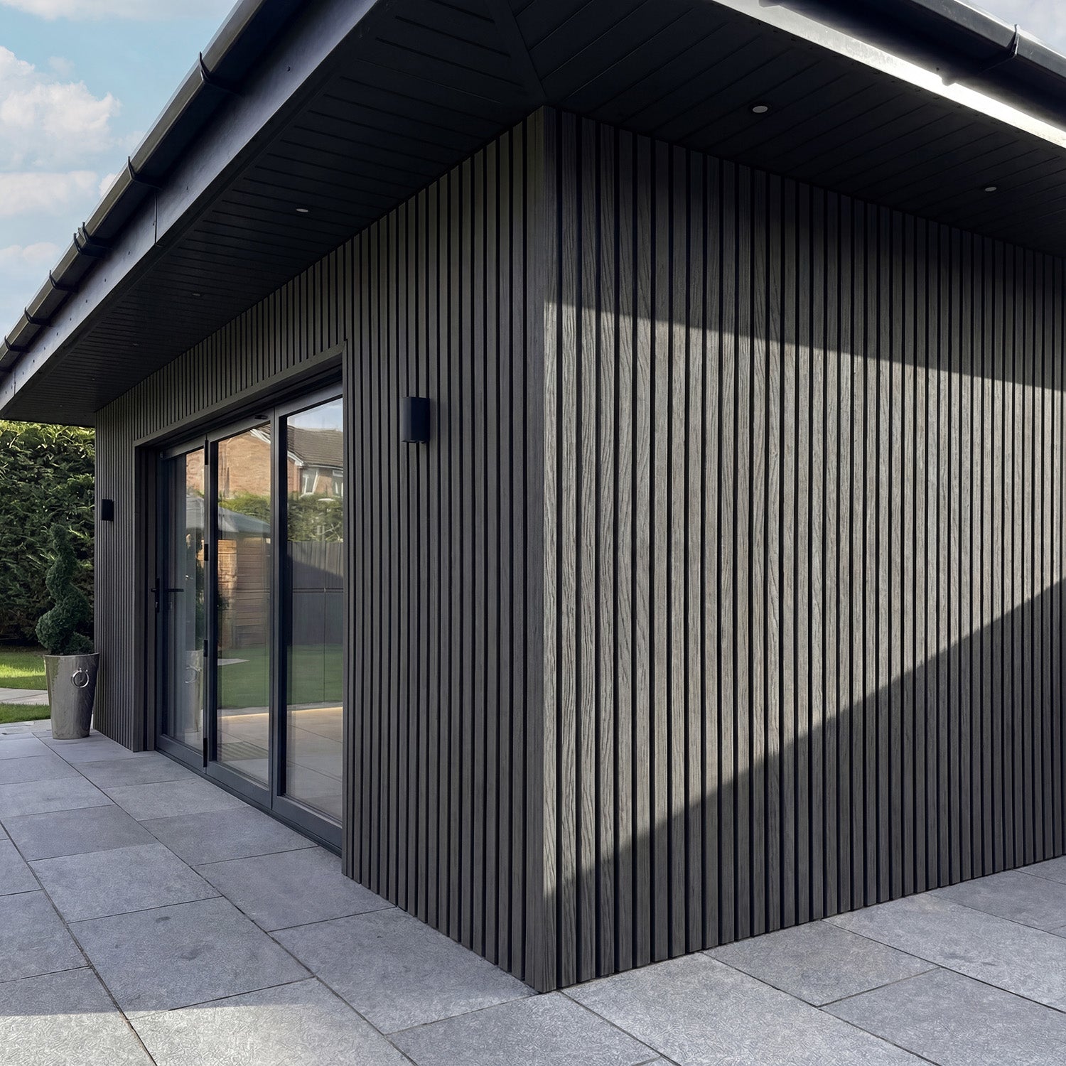 Mid grey slat wall (1 sq/m)