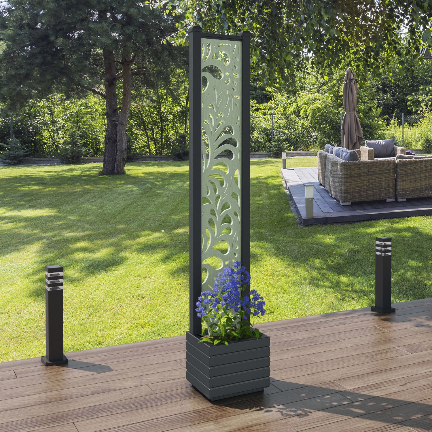 Vertu - Small Planter - Petal Screen