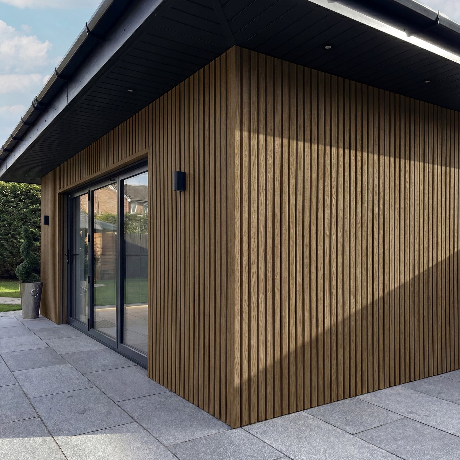 Teak slat wall (1 sq/m)