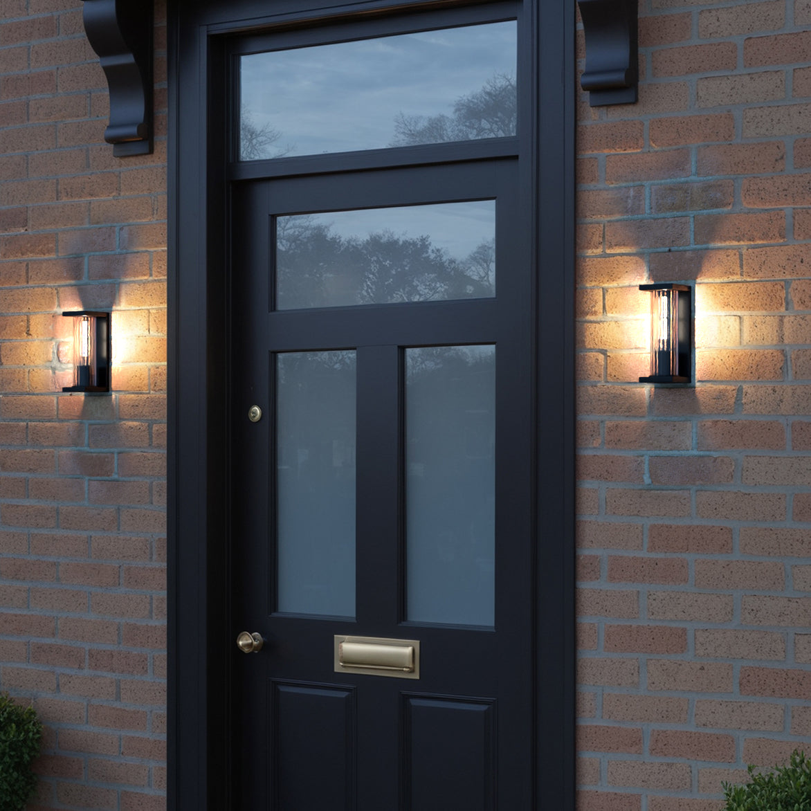 Vienna Medium Outdoor Light - Mains Powered