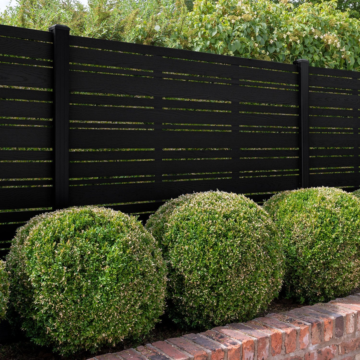 Linea slatted fence (inc aluminium posts) – Charles & Ivy